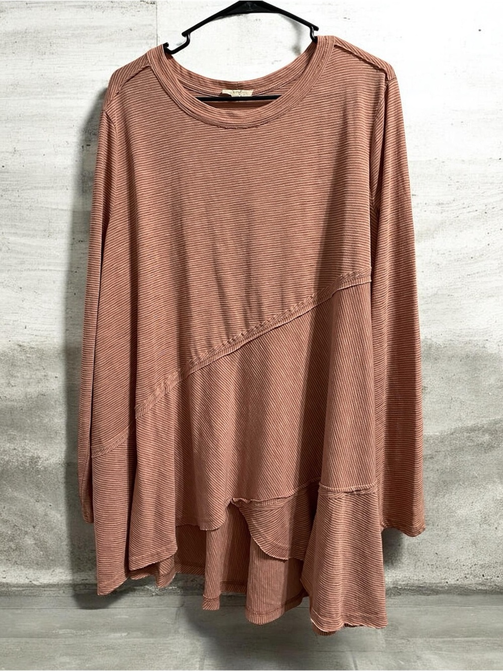 easel Long Sleeve Ribbed Bi- Directional Tunic Top in Dusty Rose size 2X